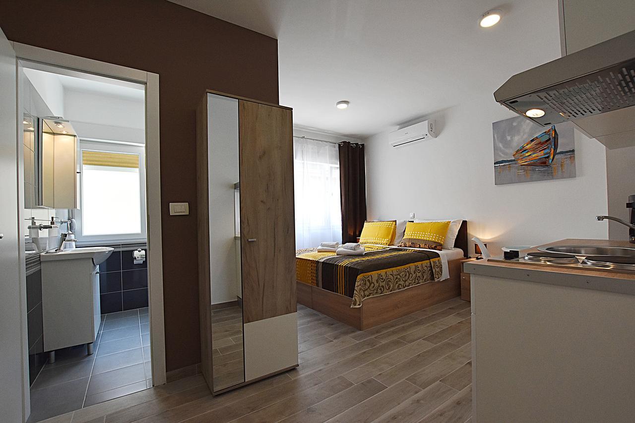 Borna & Roko Apartments Free Parking ザダル エクステリア 写真