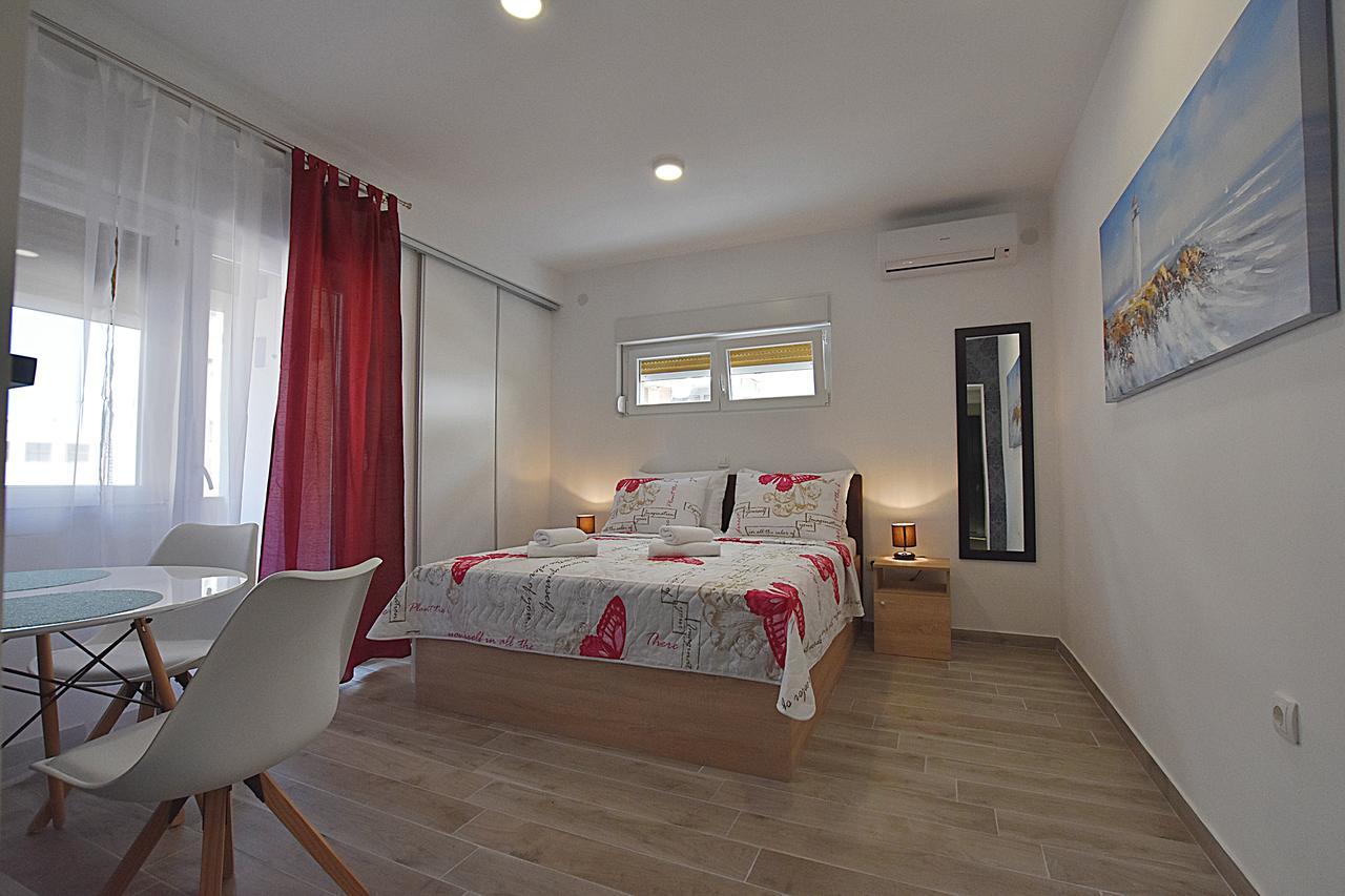 Borna & Roko Apartments Free Parking ザダル エクステリア 写真