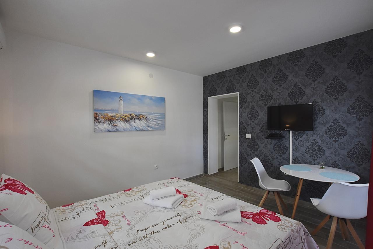 Borna & Roko Apartments Free Parking ザダル エクステリア 写真